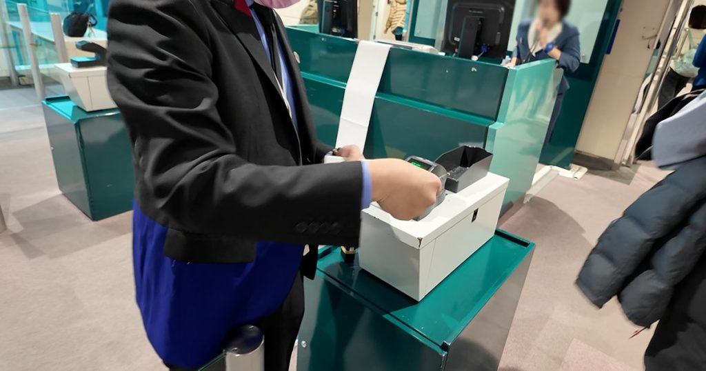 202411-AroundAsia-Chinaairlines-TPE-NGO-15-boarding-1-070523