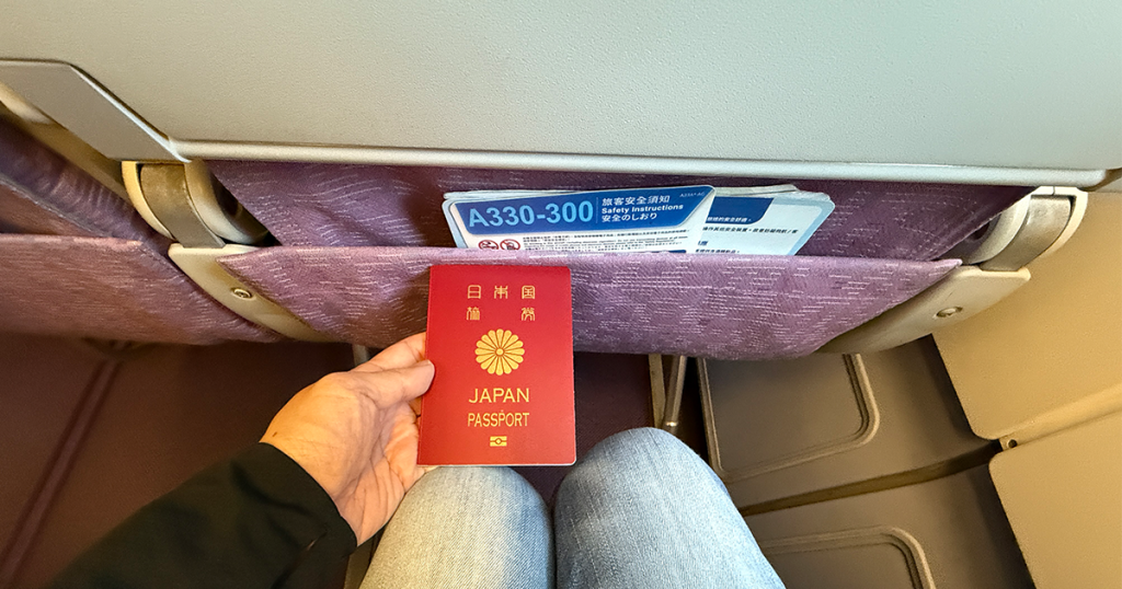 202411-AroundAsia-Chinaairlines-TPE-NGO-20-seatpitch-1-070733