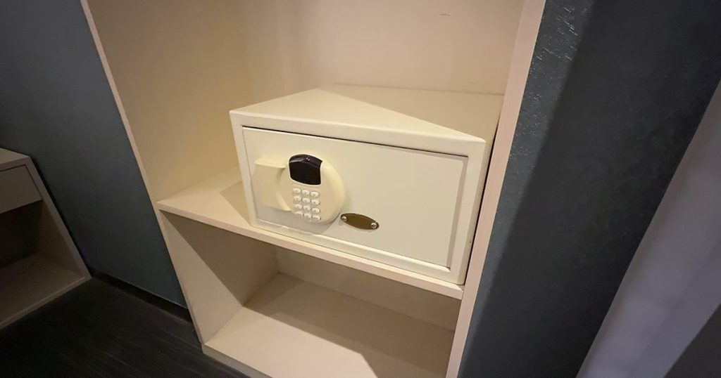 202411-Taipei-YiSuHotel-TaipeiNingxia-08-closet-3-211635