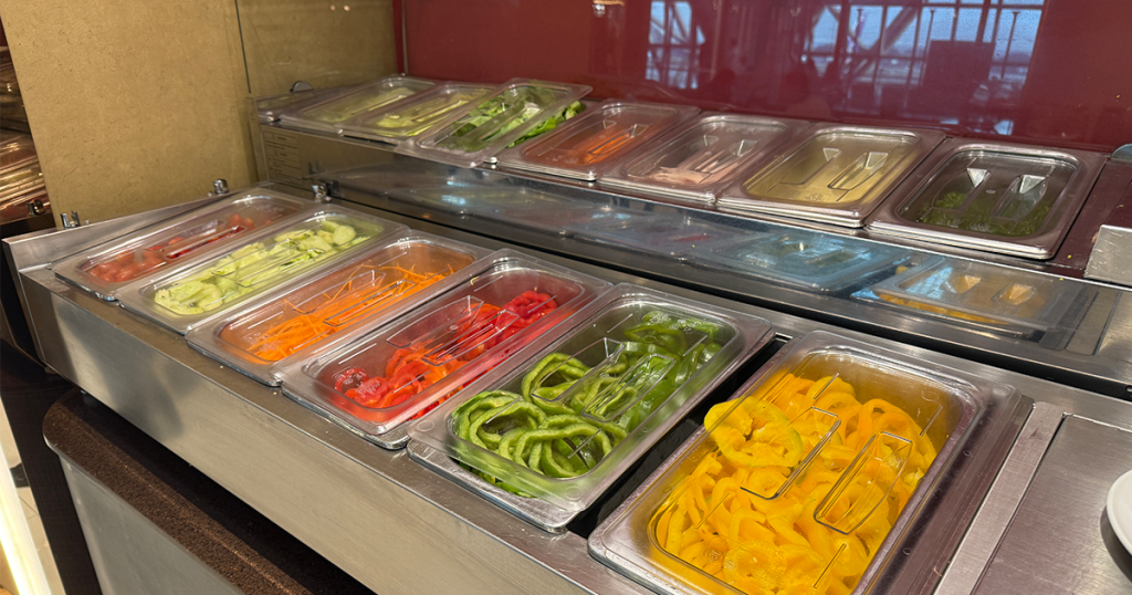 202411-AroundAsia-Bangkok-05-BKK-MiracleLounge-concourseD-food-1-073824